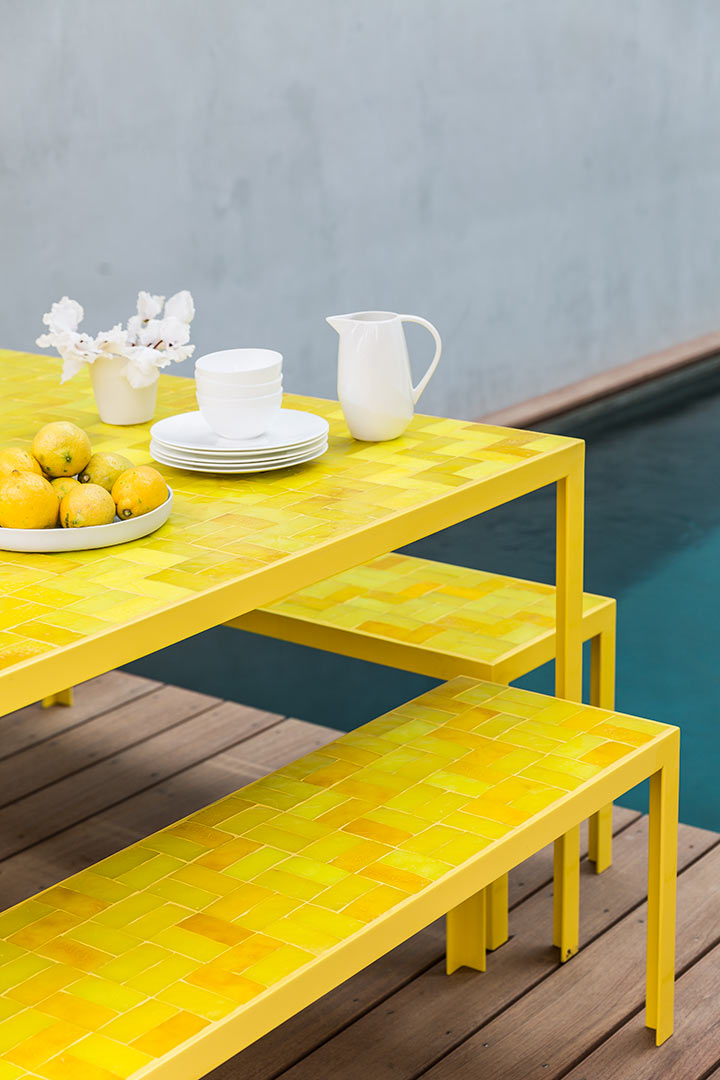 By Zoé-Mosaïque-Table jardin et séjour, en émaux jaunes-Piscine - photo 4