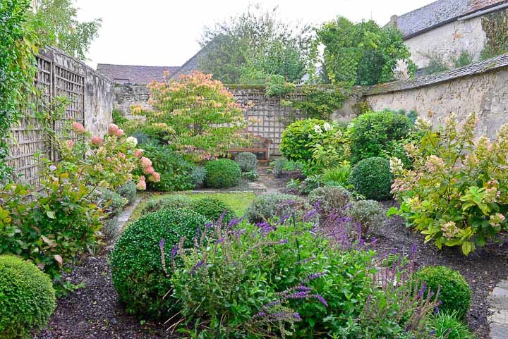 Jardins Intemporels-Paysagiste-Amenagement d'un jardin paysager à la campagne