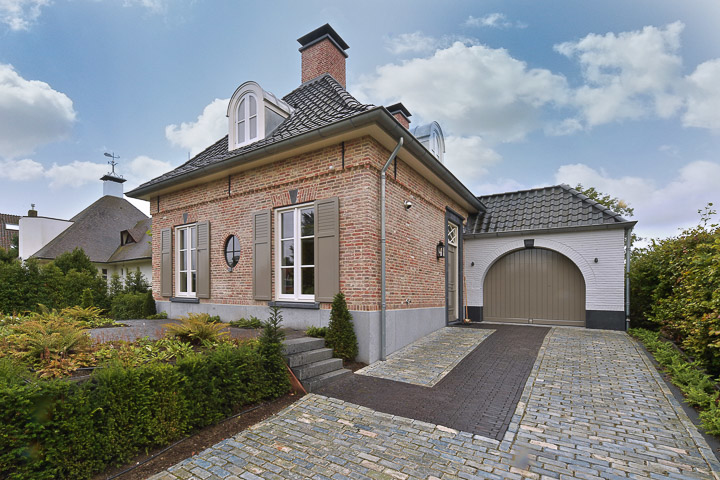 Dauby-Poignées de porte - Boutons - Patères - Serrures-Décoration d'une maison flamande-Extérieur Maison - photo 3