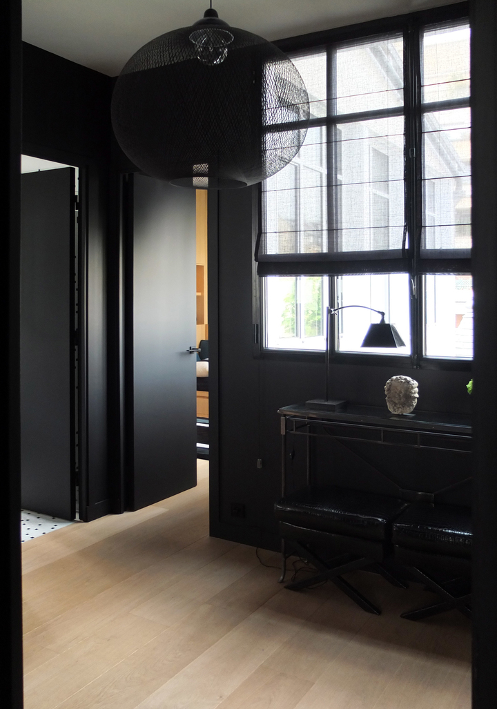 Nido-Architecte-Black is back-Entrée - Couloir - Dégagement - photo 1