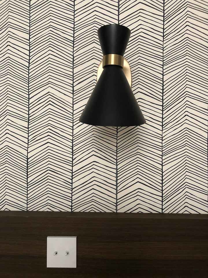 Caroline Champenois-Architecte d'intérieur - Décorateur-Renovation d'un pied à terre dans le centre de Paris-Entrée - Couloir - Dégagement - photo 3