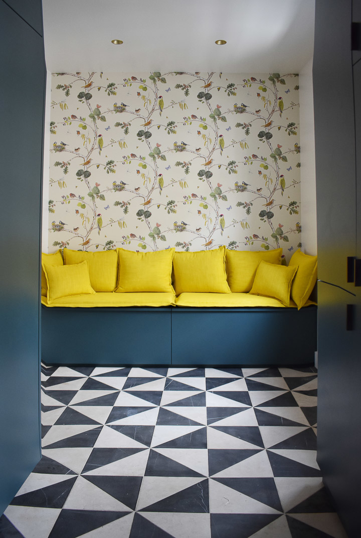Caroline Champenois-Architecte d'intérieur - Décorateur-La rénovation colorée d'un appartement en ville-Salon & Séjour - photo 1