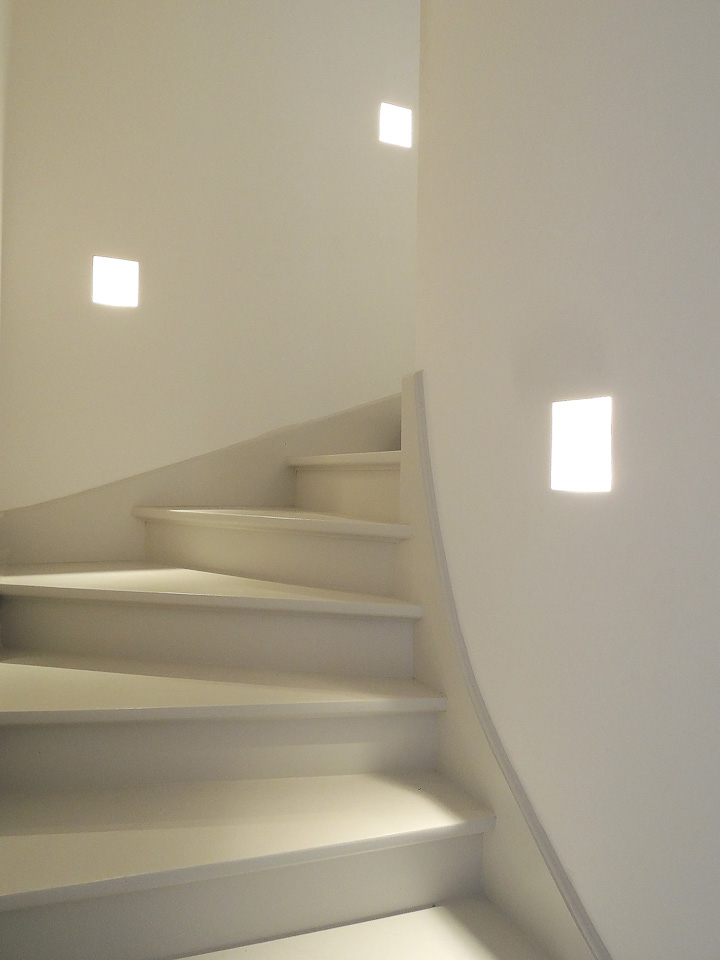 Caroline Champenois-Architecte d'intérieur - Décorateur-Un appartement parisien lumineux et élégant-Escalier - Ascenseur - photo 4