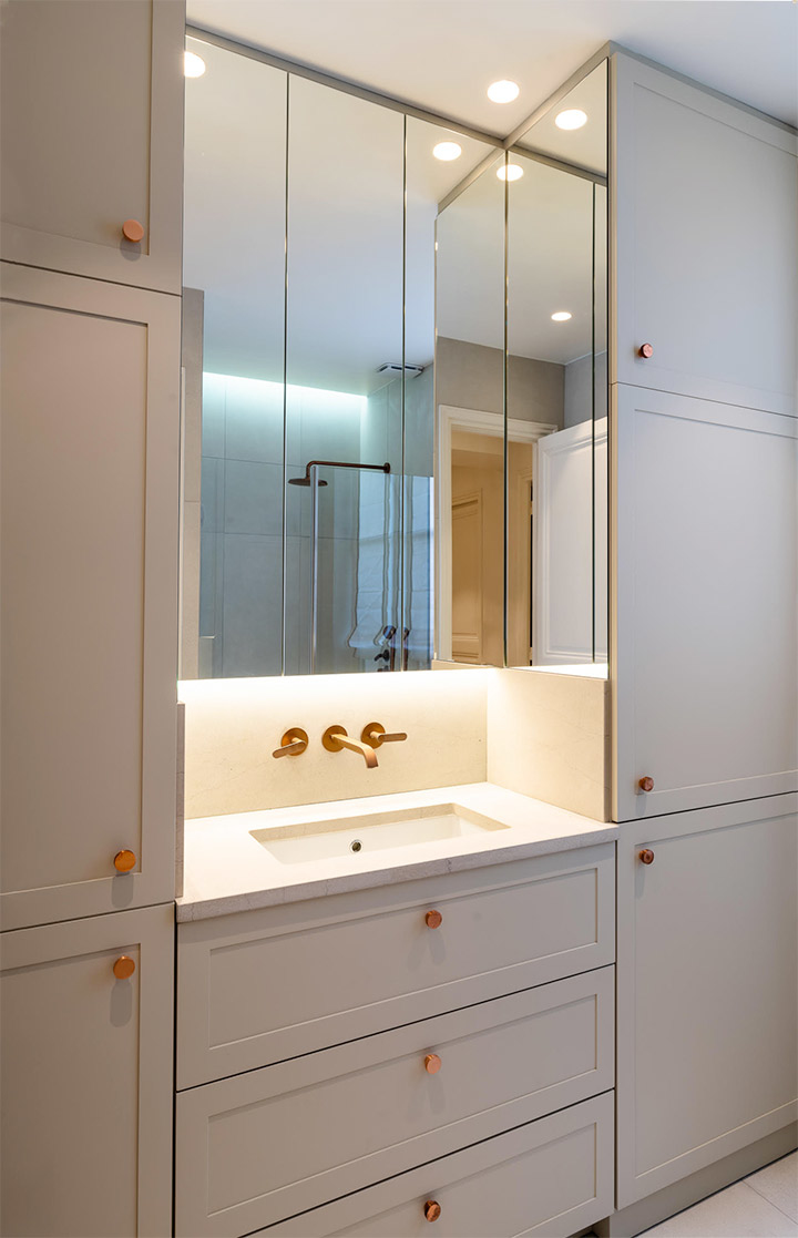 Caroline Champenois-Architecte d'intérieur - Décorateur-Renovation d'un pied à terre dans le centre de Paris-Bain & Douche - photo 2