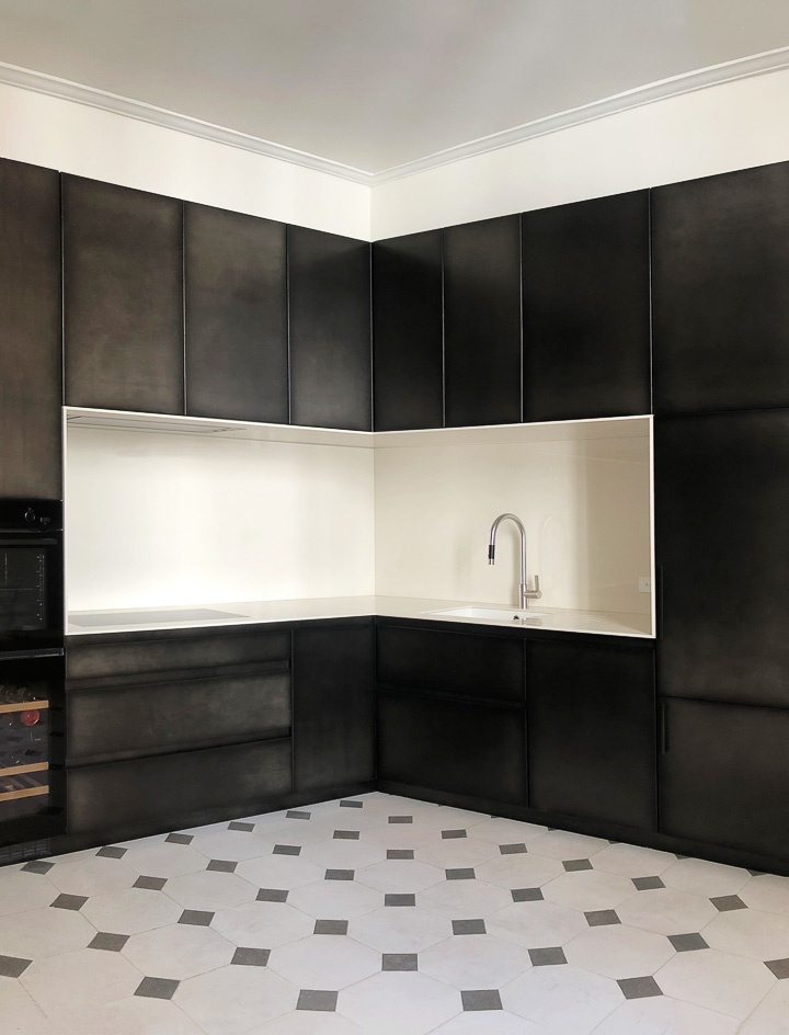 Caroline Champenois-Architecte d'intérieur - Décorateur-Renovation d'un appartement à Paris 6-Cuisine - photo 2