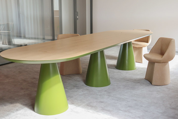 Gigi Design-Fabriquant - Agenceur - Menuisier - Ebeniste-Table design sur mesure Seventies-Salle de réunion - photo 2