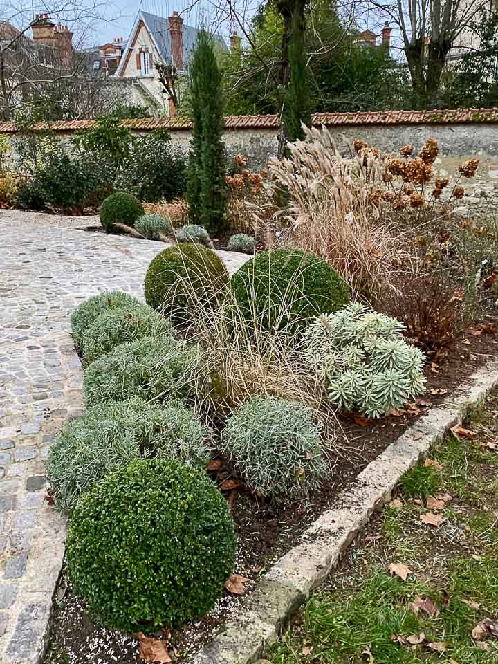 Jardins Intemporels-Paysagiste-Un jardin de ville contemporain-Jardin - photo 1