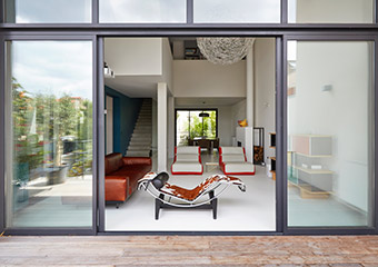 Baie vitrée contemporaine - critères orientation maison - Arch and Home