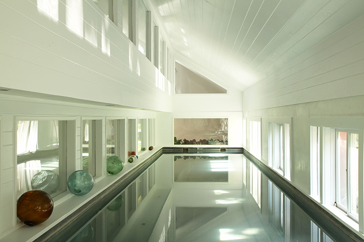 piscine intérieure bassin hors sol baies vitrées - Arch and Home