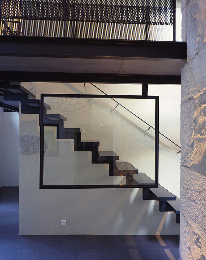 escalier contemporain escalier en acier noir et verre - Arch and Home