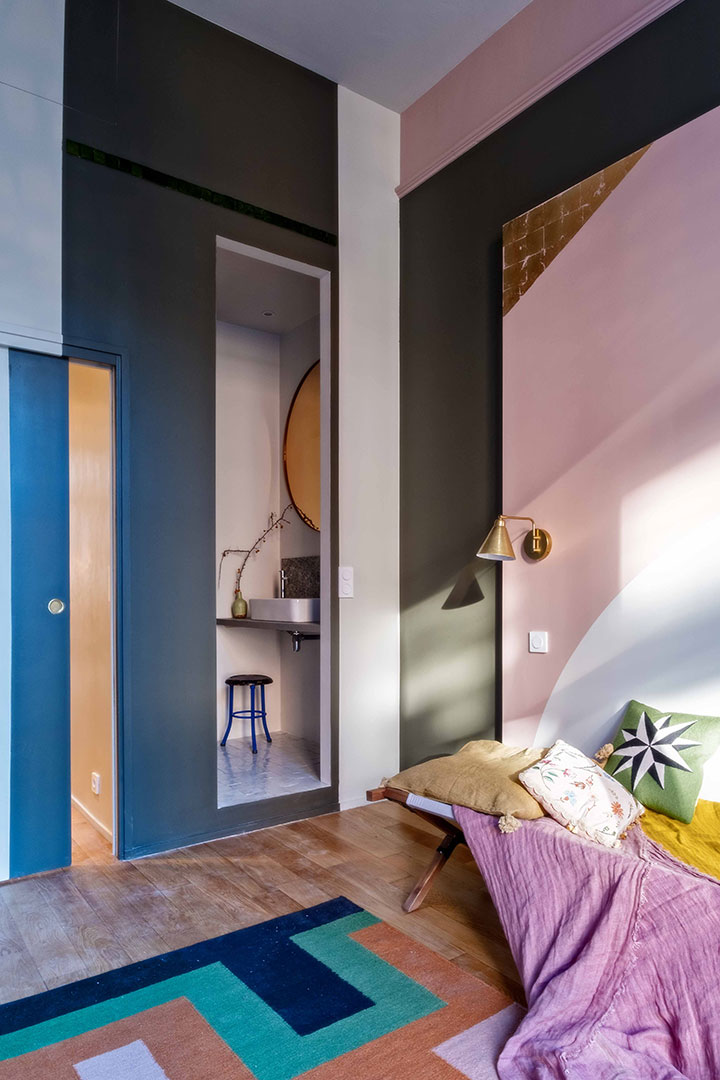 petit espace optimisé avec porte coulissante - Arch and Home