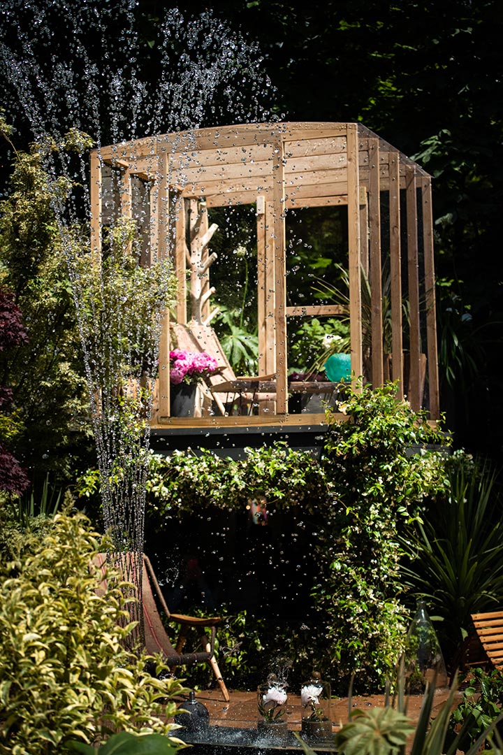 Cabane en bois sur pilotis - Horticulture et jardins