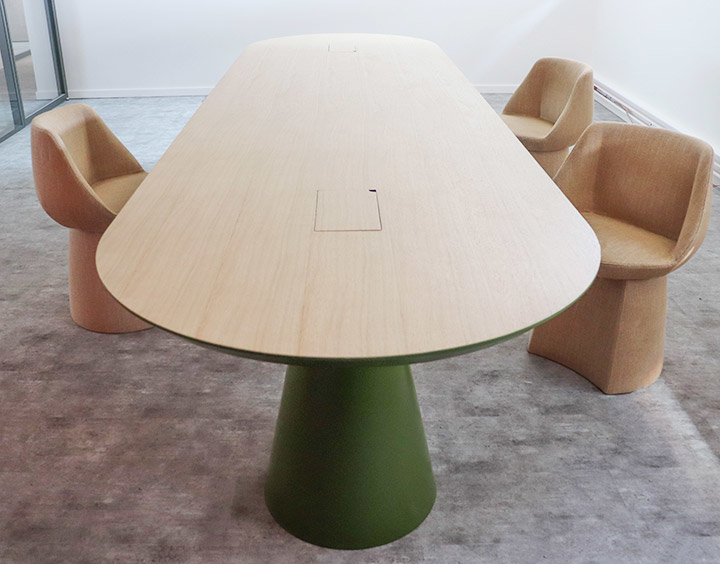 Gigi Design-Fabriquant - Agenceur - Menuisier - Ebeniste-Table design sur mesure Seventies-Salle de réunion - photo 3
