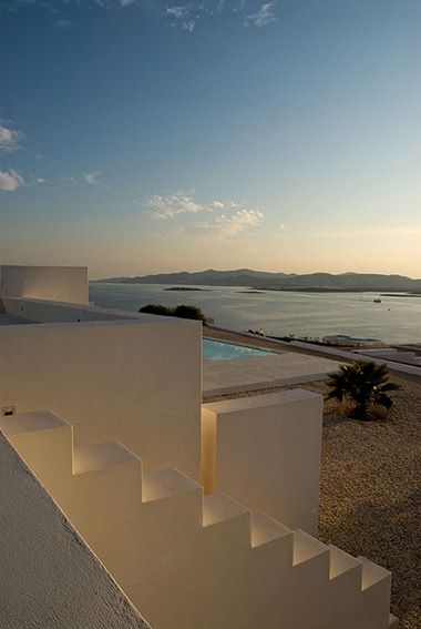 Piscine extérieure haut de gamme style méditerranéen - Arch & Home